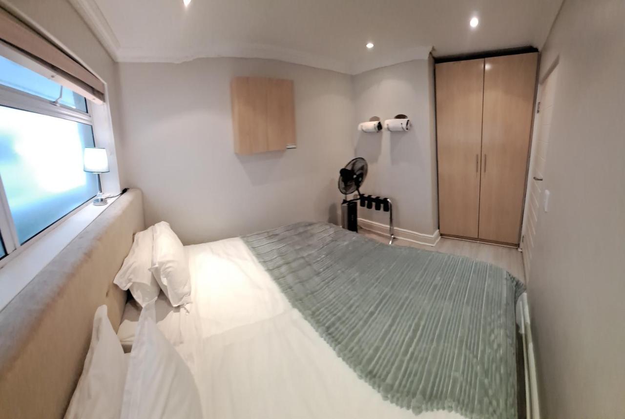 3 Bedroom Sea Facing Family Apartment Cape Town Moullie Point Exteriér fotografie