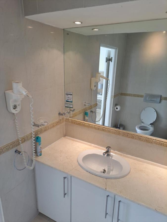 3 Bedroom Sea Facing Family Apartment Cape Town Moullie Point Exteriér fotografie